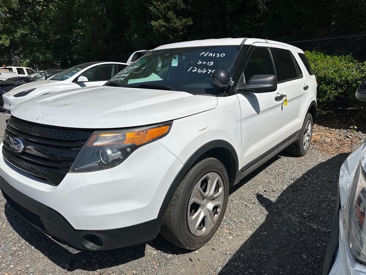 2015-ford-explorer-image-4