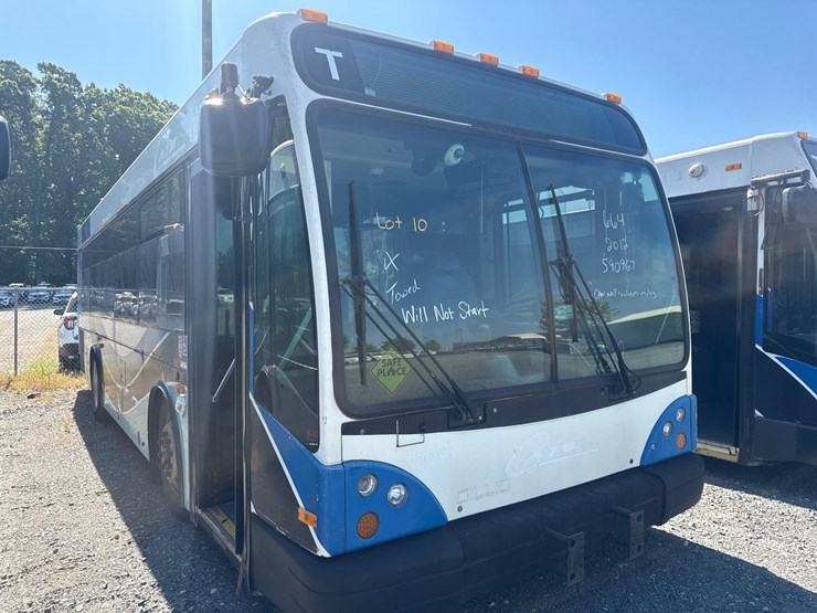 2012-gillig-low-floor-image-1