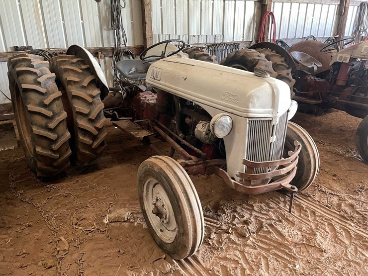 ford-tractor-image-3