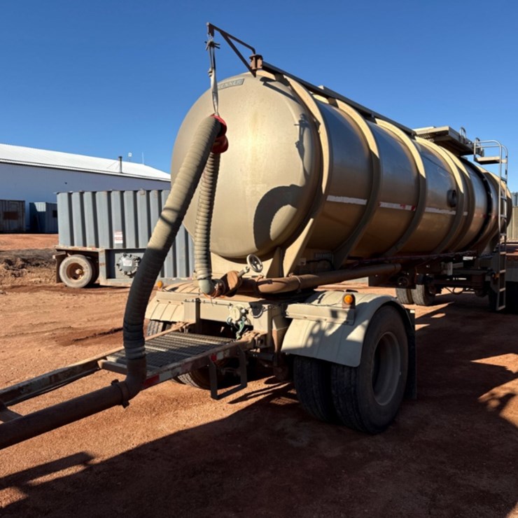 2010 BRENNER TANK PUP TRAILER