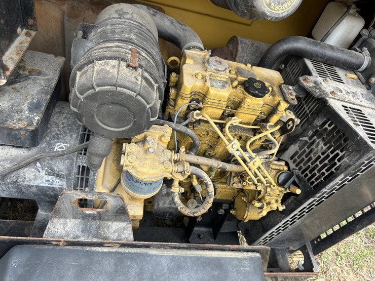 2014-caterpillar-c11-image-2