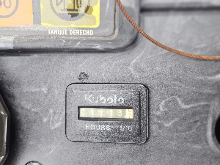 2011-kubota-zd326-image-9