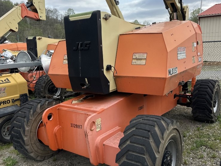 2012-jlg-800a-image-2