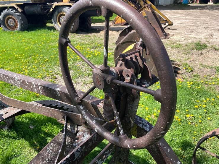 #5621-•-antique-adjustable-height-and-angle-pull-behind-road-grader-image-21