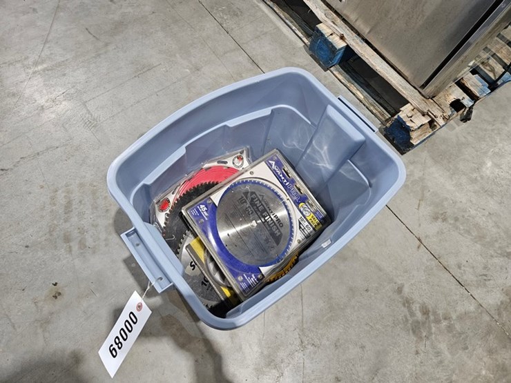 #89-•-tote-of-assorted-circular-saw-blades-image-1