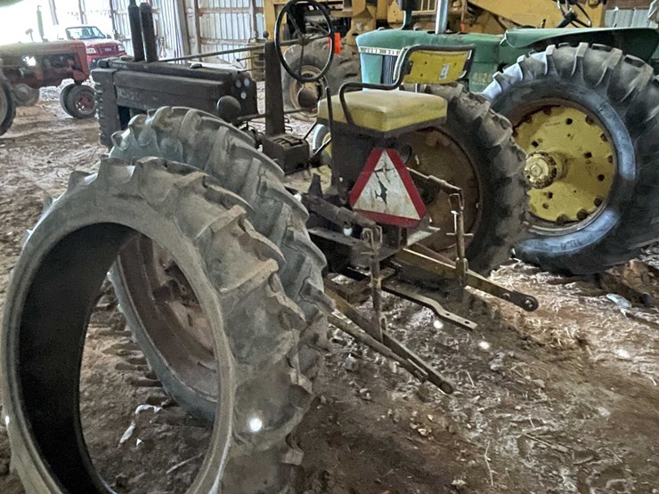 john-deere-b-image-6