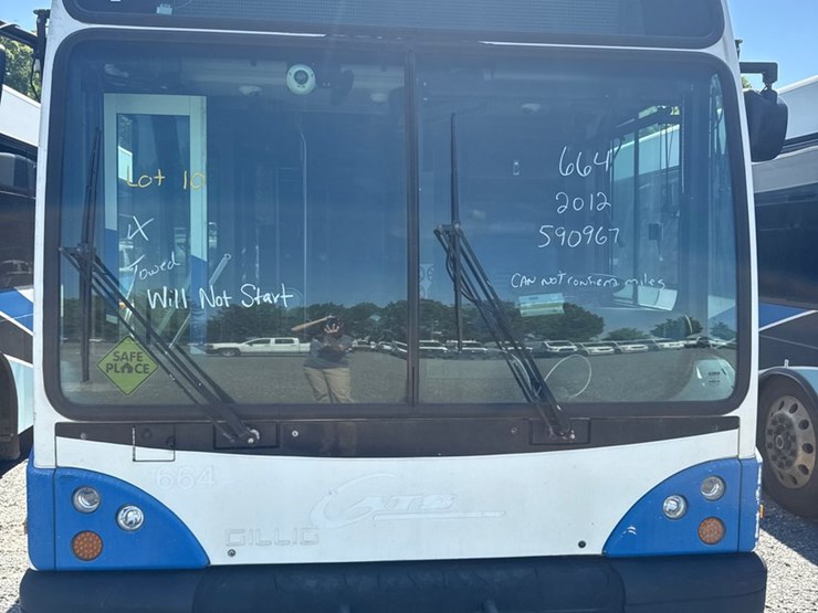 2012-gillig-low-floor-image-30