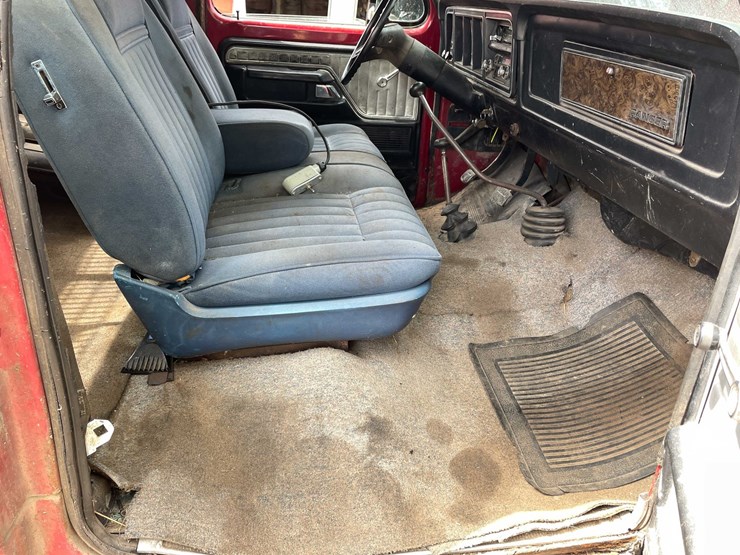 #5571-•-1979-ford-dually-with-modified-cab-image-35