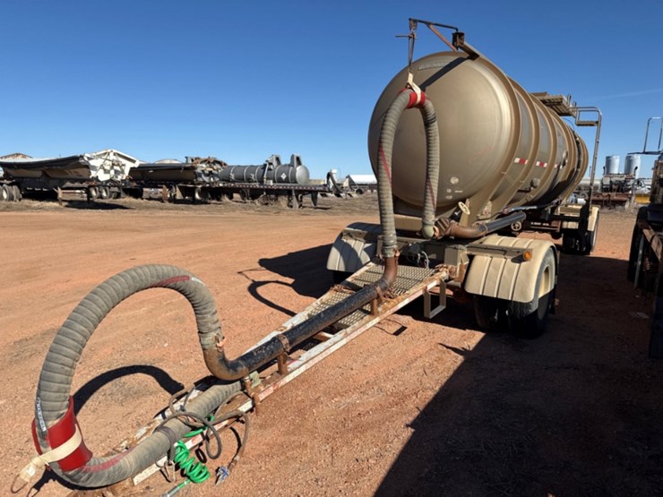 2011-brenner-tank-trailer-image-1