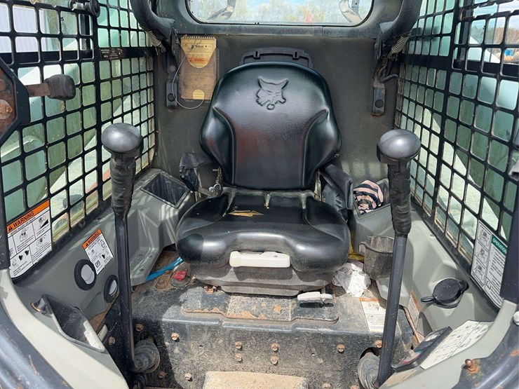 2012-bobcat-s650-image-16