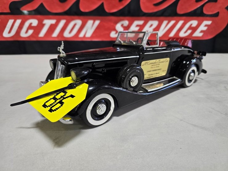 #86-•-macormick-packard-d-decanter-image-2