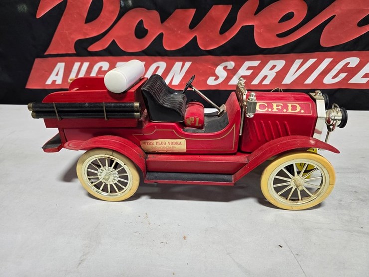 #78-•-mccormick-fire-truck-decanter-image-7