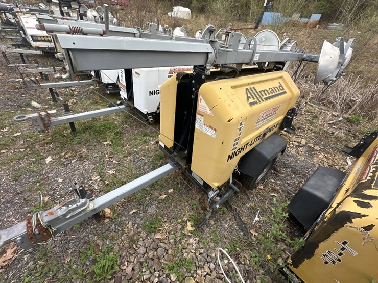 2015-caterpillar-c11-image-1