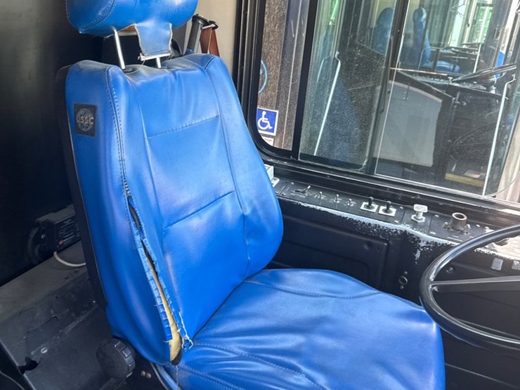 2007-gillig-low-floor-image-26