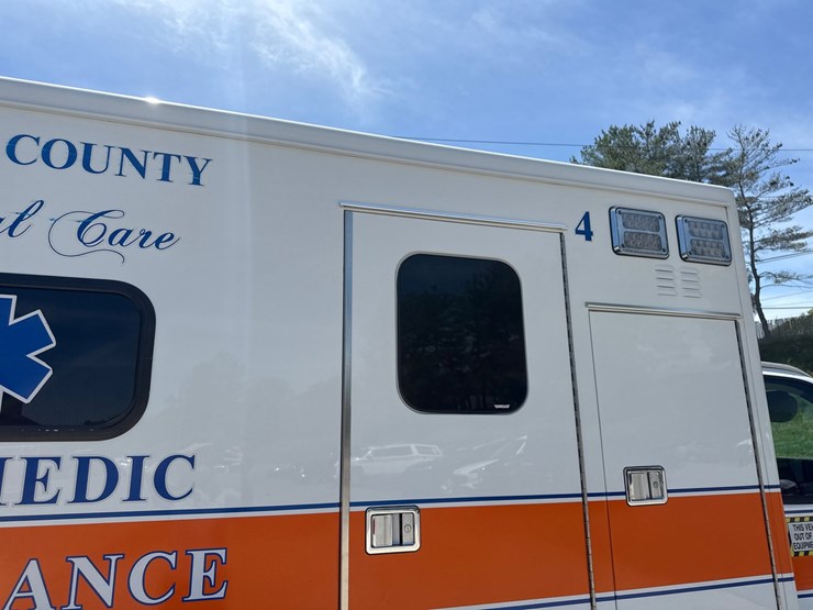 #9-•-2017-chevrolet-ambulance-4500-image-32
