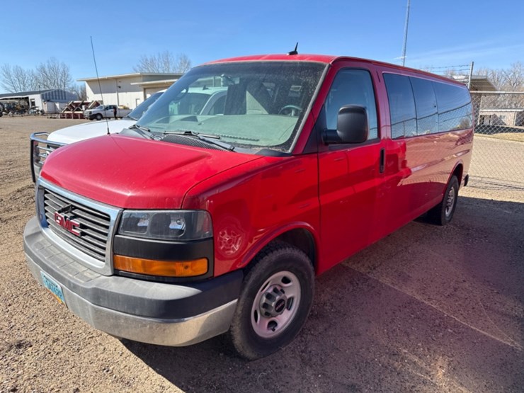 2012-gmc-savana-van-image-1