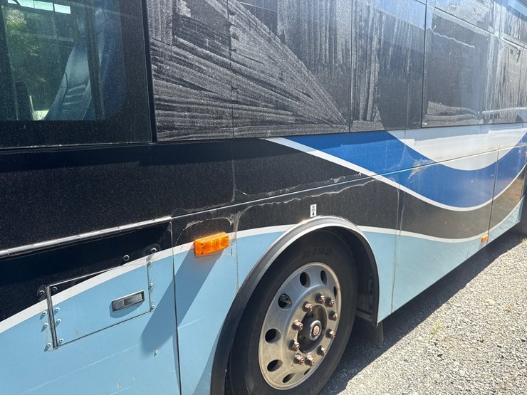 2012-gillig-low-floor-image-8