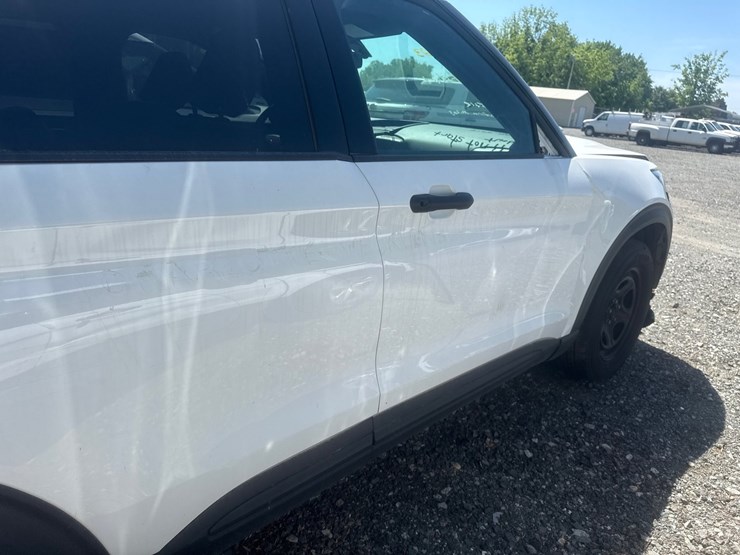 2024-ford-explorer-image-16