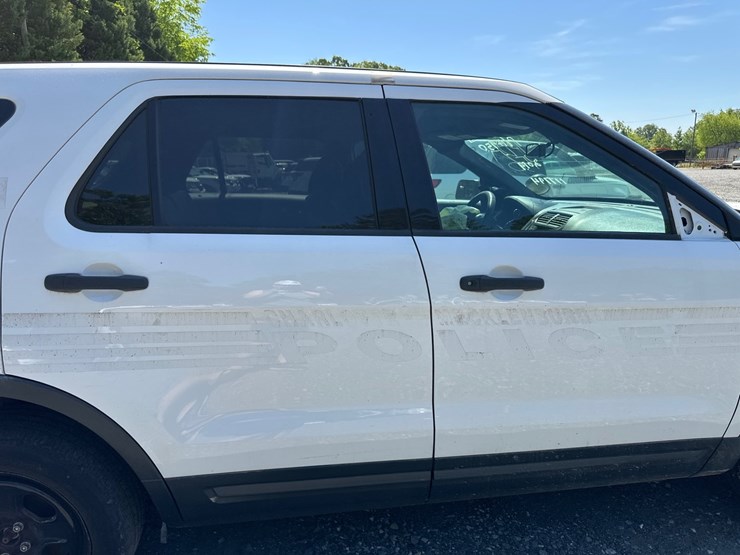 2019-ford-explorer-image-8