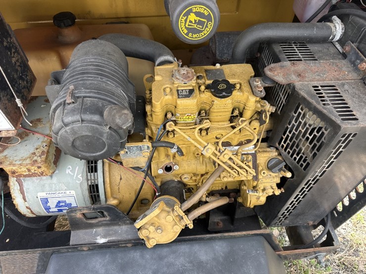2015-caterpillar-c11-image-3