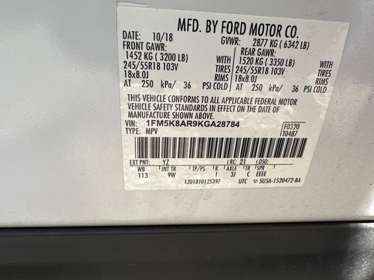 2019-ford-explorer-image-18
