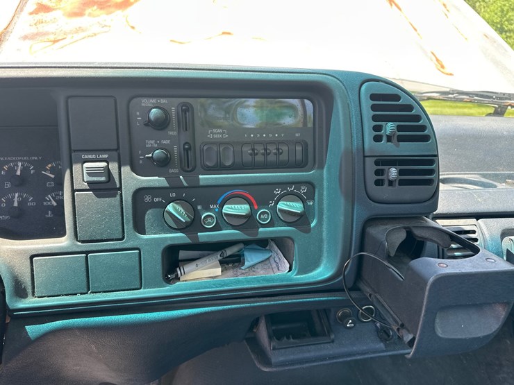 #6-•-1995-chevy-truck-image-29