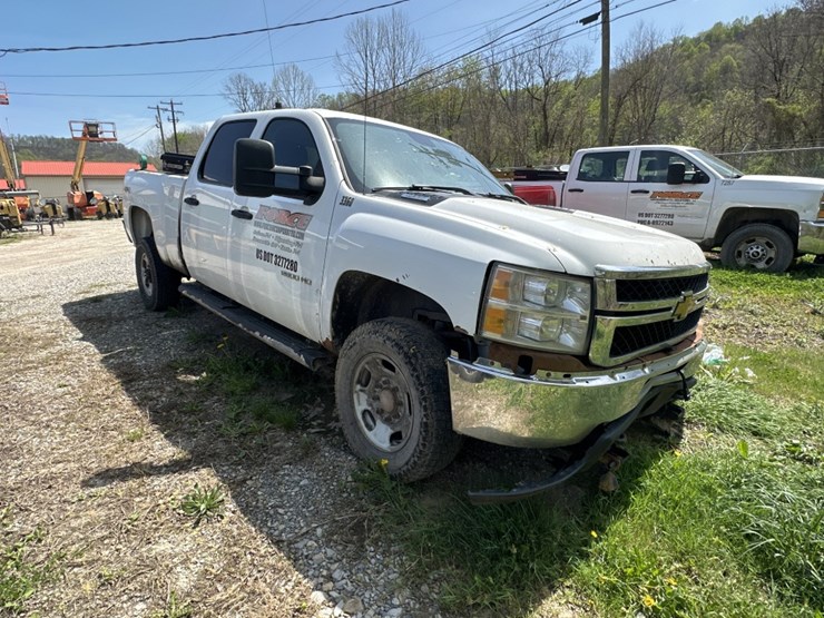 2014-chevrolet-2500-image-3