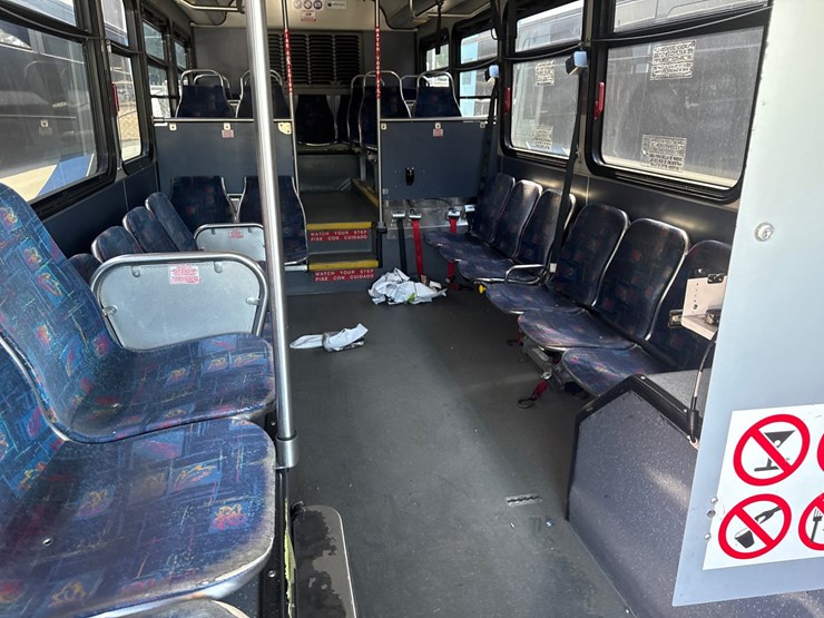2012-gillig-low-floor-image-22