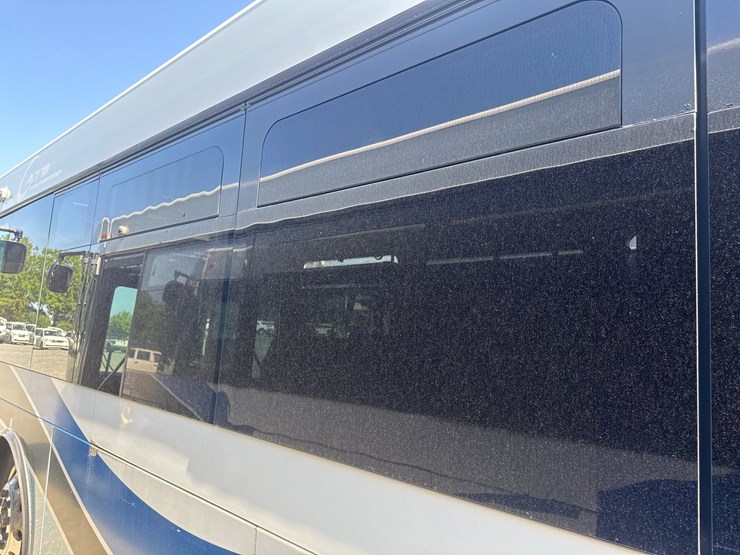 2012-gillig-low-floor-image-7