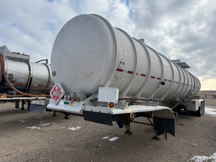 2012-.-tri-axle-crude-trailer-image-1