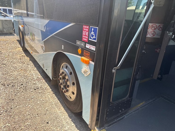 2007-gillig-low-floor-image-22