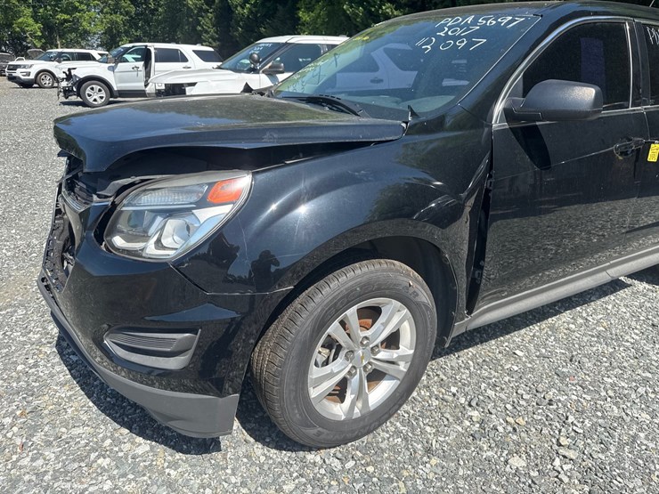 2017-chevrolet-equinox-image-10