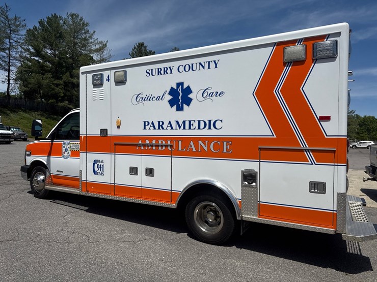 #9-•-2017-chevrolet-ambulance-4500-image-21