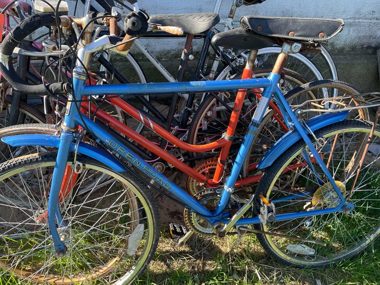 #5633-•-bike-lot-image-2