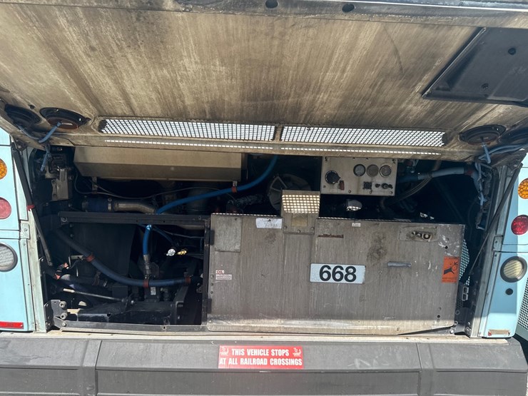 2012-gillig-low-floor-image-11