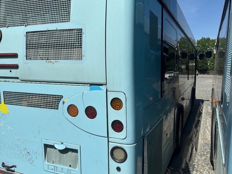 2012-gillig-low-floor-image-15