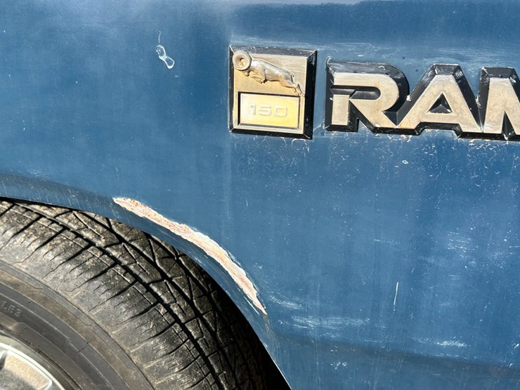 1989-dodge-150-image-23