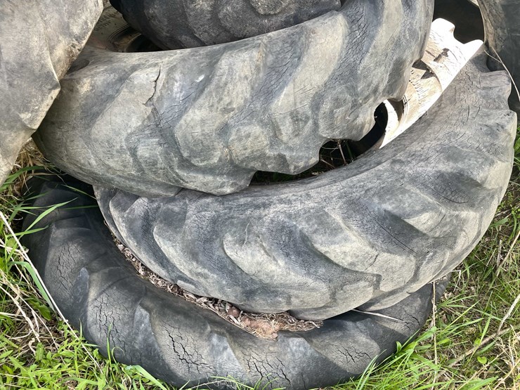#5604-•-(6)-excavator-tires-image-10
