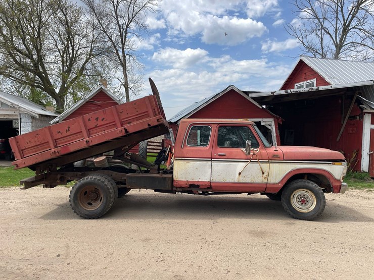 #5571-•-1979-ford-dually-with-modified-cab-image-4