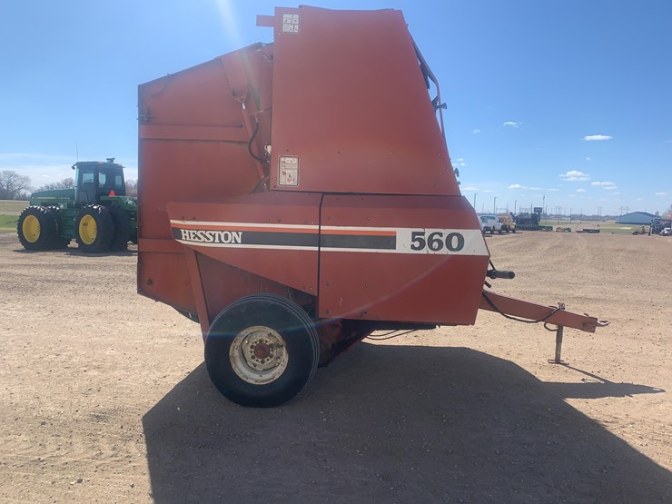 hesston-560-image-4
