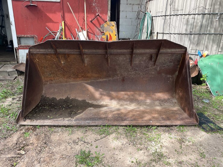 #5631-•-large-excavator-bucket-image-2