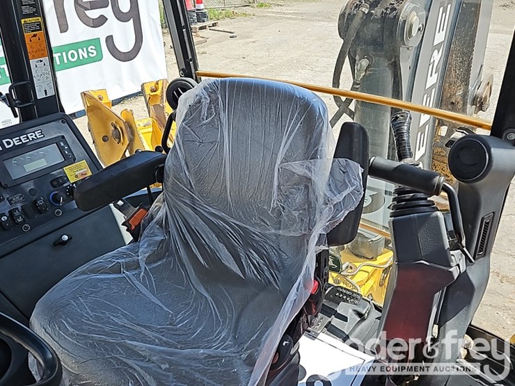 2018-deere-310sl-image-36