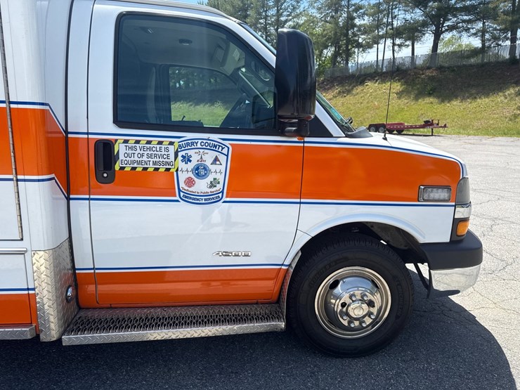 #9-•-2017-chevrolet-ambulance-4500-image-38