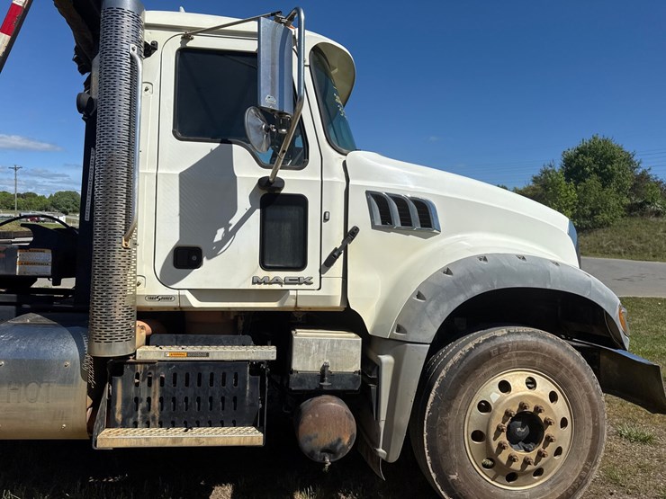 #1-•-2012-mack-roll-off-truck-image-49