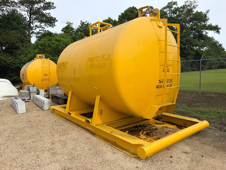 #36456-•-r-&-s-fab-fuel-tank,-4,333-gallons-image-4