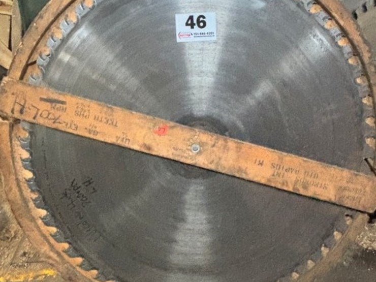 56inch-lh-circular-saw-blade-(f)-style-holder-image-1
