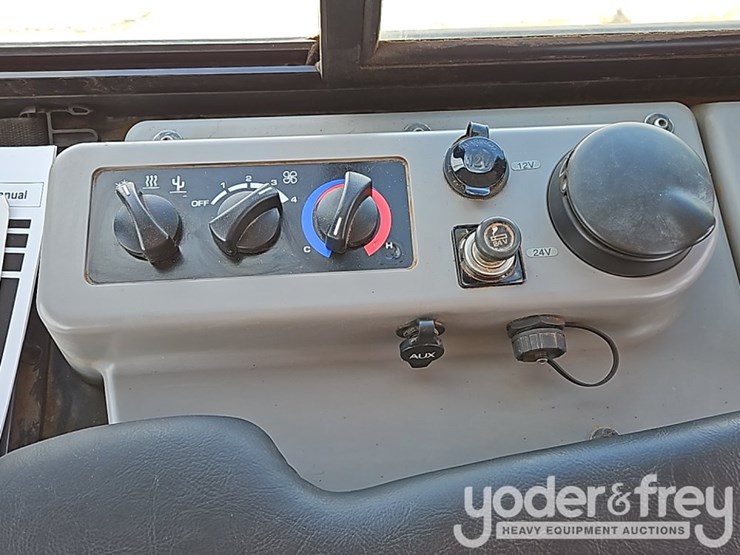 2023-komatsu-d51ex-24-image-36