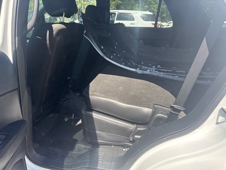 2019-ford-explorer-image-27