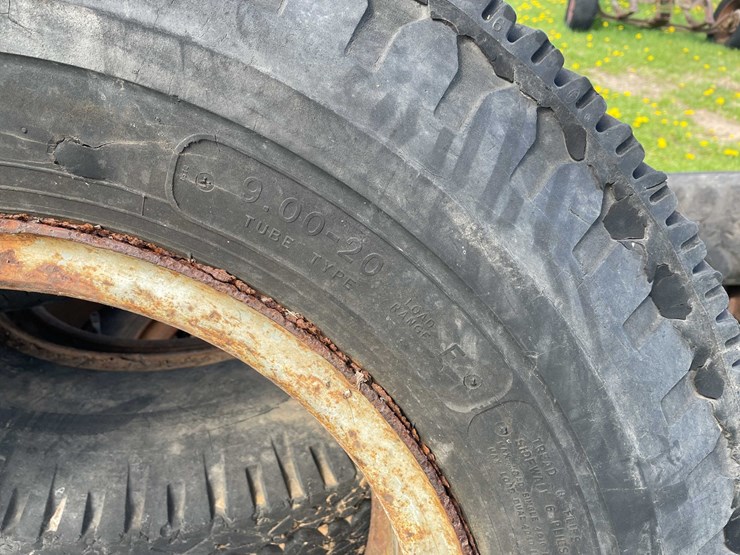 #5592-•-(4)-industrial-tires-image-13
