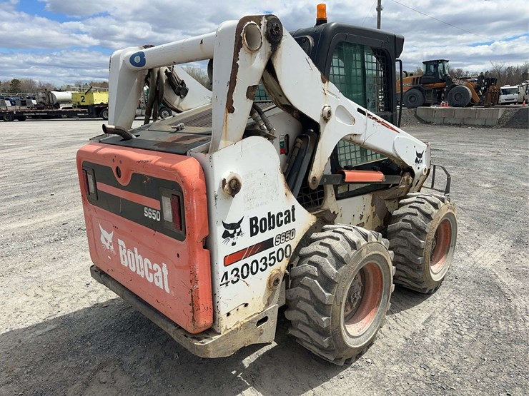 2012-bobcat-s650-image-5
